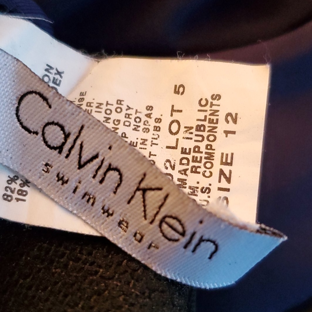 💙 Navy blue Calvin Klein one piece swimsuit 🏊‍♂️ - Picture 5 of 7